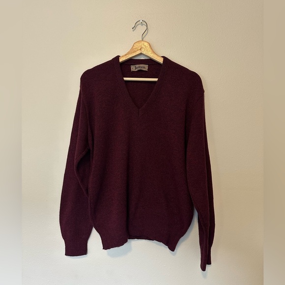JANTZEN Burgundy V- Neck Sweater - Picture 1 of 5